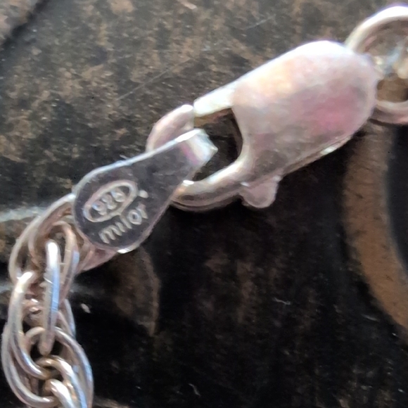 Silver Cameo Pendant Necklace Artistic Design - Picture 4 of 5